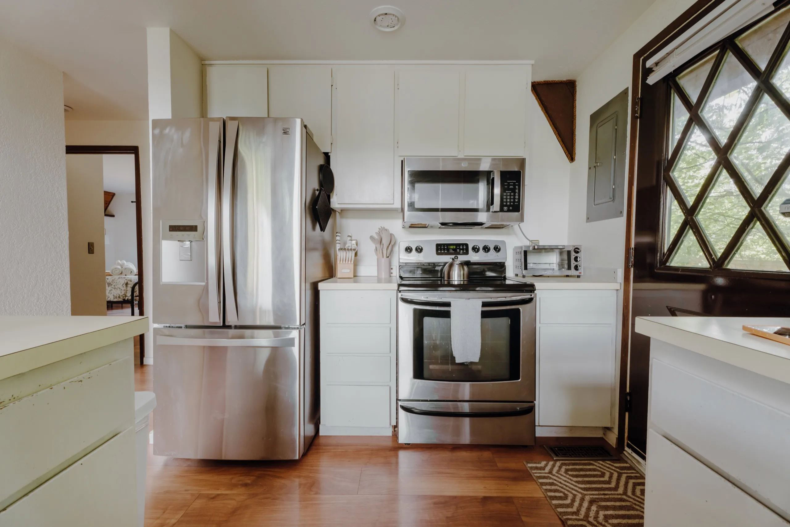Full kitchen photo 2